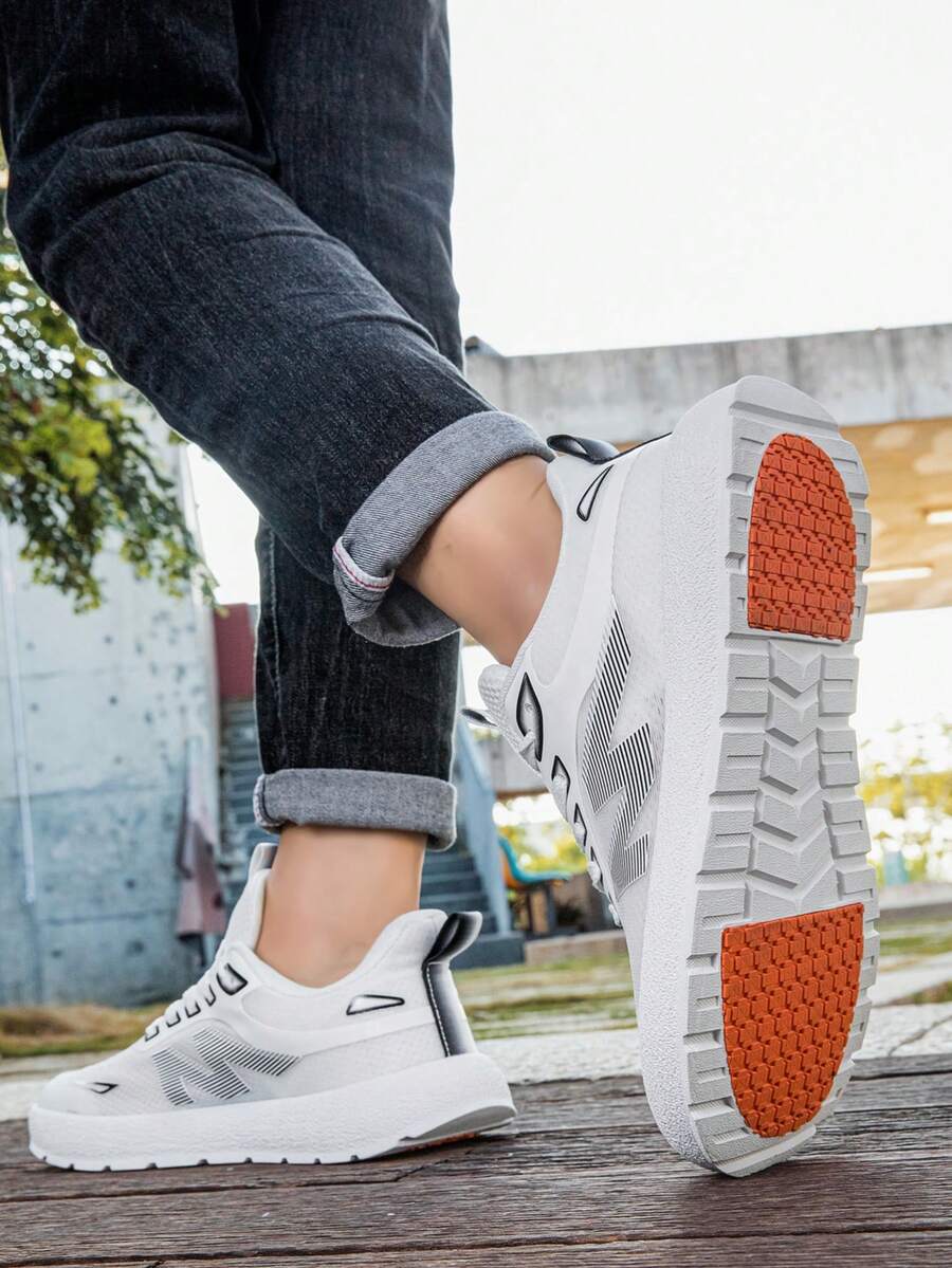 1 Pair Men's Lightweight Breathable Shock-Absorbing Wide Toe Box Casual Sports Shoes, Anti-Slip Wide Fit