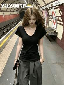 Kaos Hitam Lengan Pendek Model Slim Fit Leher V, Atasan Seksi dan Serbaguna Gaya Korea yang Melangsingkan - Hitam - View 7
