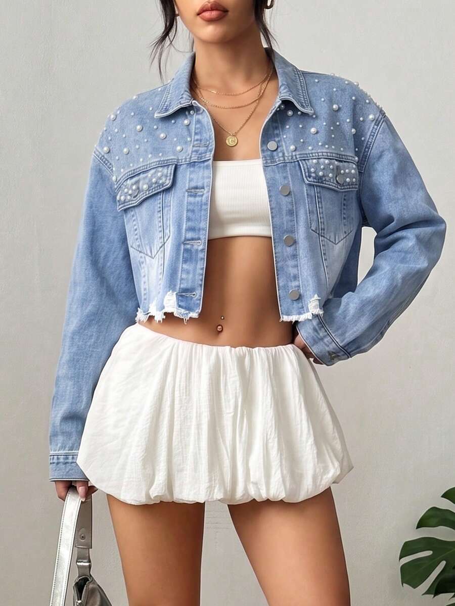 甜酷風珍珠裝飾短版牛仔外套 女款毛邊下擺翻領假口袋落肩長袖夾克 - 淺色水洗藍 - 查看 1