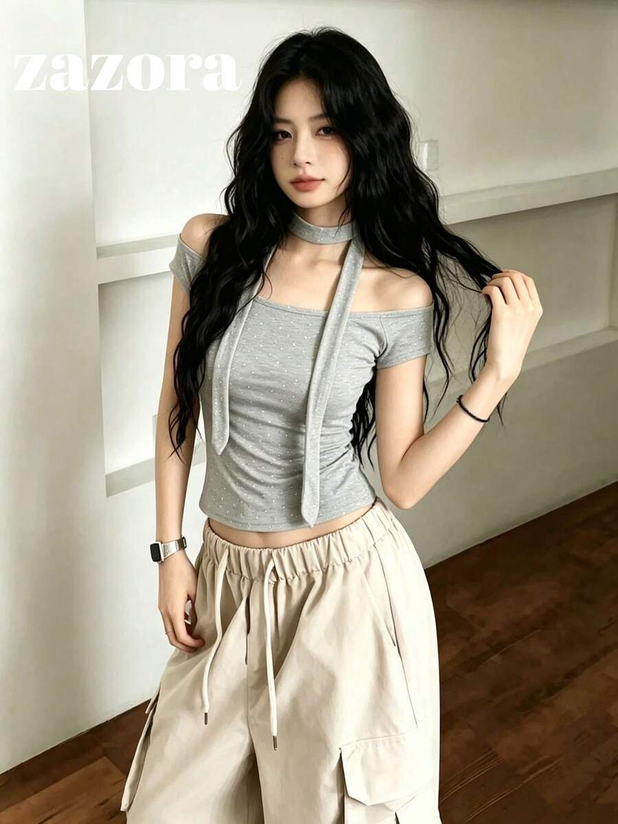 復古辣妹風露鎖骨水鑽裝飾修身短版上衣 女款夏季性感極簡風短版上衣(非印花,為水鑽工藝) - 淺灰色 - 查看 1