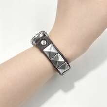 1pc Unisex Retro Rock Style Cool Square Metal Rivet Watch Band Black Brown Leather Strap Replacement Band For Xiaomi Band 10/9/8/7 Compatible With Xiaomi Band 10/9/8/7 Pro Smart Watch Band Accessory Streetwear Style - Rust Brown - View 3