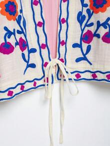 CAREE 女款秋冬白色花卉刺繡前綁帶 3/4 袖開襟寬鬆夾克 - 彩色 - 查看 5