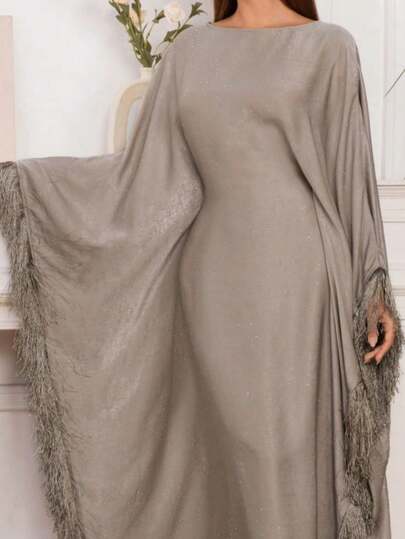 Middle East New Style Women's Arabic Fashion Abaya Long Dress, Exquisite Rhinestone Embellished Pullover Tassel Robe (Random Pattern)