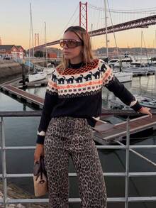 HoloChill Halloween Women's Young Influencer Casual Style Colorblock Knit Top, Women's Halloween Black Cat & Pumpkin Pattern Pullover Sweater, Long Sleeve Crew Neck Regular Fit Knit Top, High Elasticity & Ribbed Detail Pullover Fall/Winter Casual 2026 New Arrival, Women's Outing Holiday Party Outfit Halloween Costume Fall/Winter - Black and White - View 4