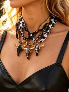 1pc Western Cowboy Vintage Creative Fashion Elegant Exquisite Luxurious Minimalist Personalized Exaggerated Bull Head Pendant Leopard Print Silk Scarf Fabric Necklace Jewelry Gift For Women Sisters Couples Ball Evening Party Ceremony, Suitable For Daily Wear Dating Party Holiday Gift Commuting Christmas Halloween - Multicolor - View 2