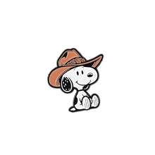 1 قطعة دبوس كرتوني إبداعي سعيد Snoopy بشكل كاوبوي لطيف من سبيكة معدنية، إكسسوار مثبت أعلى الحقيبة، هدية صغيرة للأجواء، هدية لزميل الدراسة - متعدد الألوان - مشاهدة 5