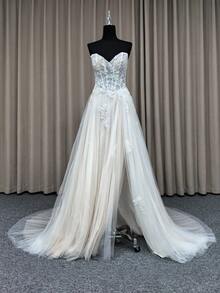 Elegant Strapless Heart Neckline Lace Embroidered High Slit Long Wedding Dress With Cathedral Wedding Veil Bridal Long Veil - Beige - View 4