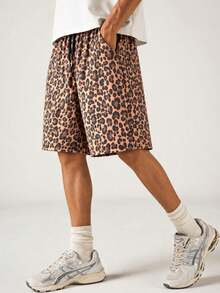 1pc Men's American Street Style Leopard Print Casual Shorts Loose Fit Bermuda Mid-Length Shorts - Multicolor - View 2