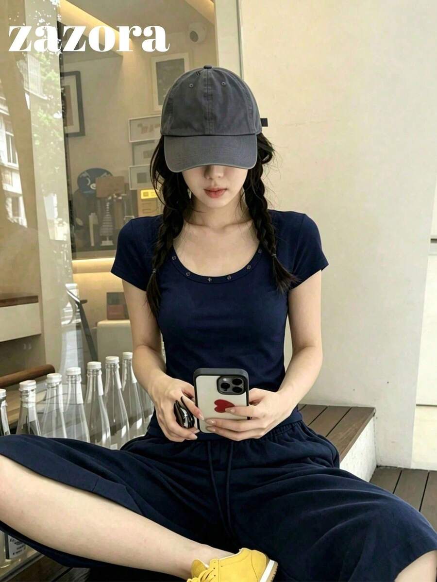 鉚釘圓領針織上衣,百搭修身小眾短袖顯瘦上衣,微低領口,夏季女款休閒服飾 - 藏青色 - 查看 1