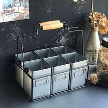 Ein rustikaler Milchflaschenhalter aus Metall mit einem Holzgriff - Bietet Platz für 3/4/6 Flaschen, perfekt für Wein, Wasserflaschen, Besteck und kleine Gegenstände, ideal für Hochzeiten, Grillabende, Picknicks und die Aufbewahrung in der Küche, Regalkörbe - Übersicht 4