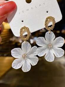 1 Pair Minimalist Versatile Flower Stud Earrings, Ins Style Forest Petal Earrings, Fresh Versatile Women's Jewelry - White - View 4