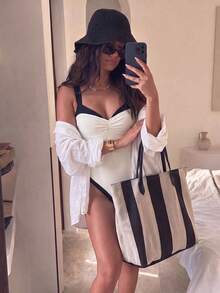 HOTTIE HABIT 黑白配色拼色連身泳衣 心形領 胸部抓皺 寬肩帶 高衩 女款夏季海灘泳裝 - 彩色 - 查看 2