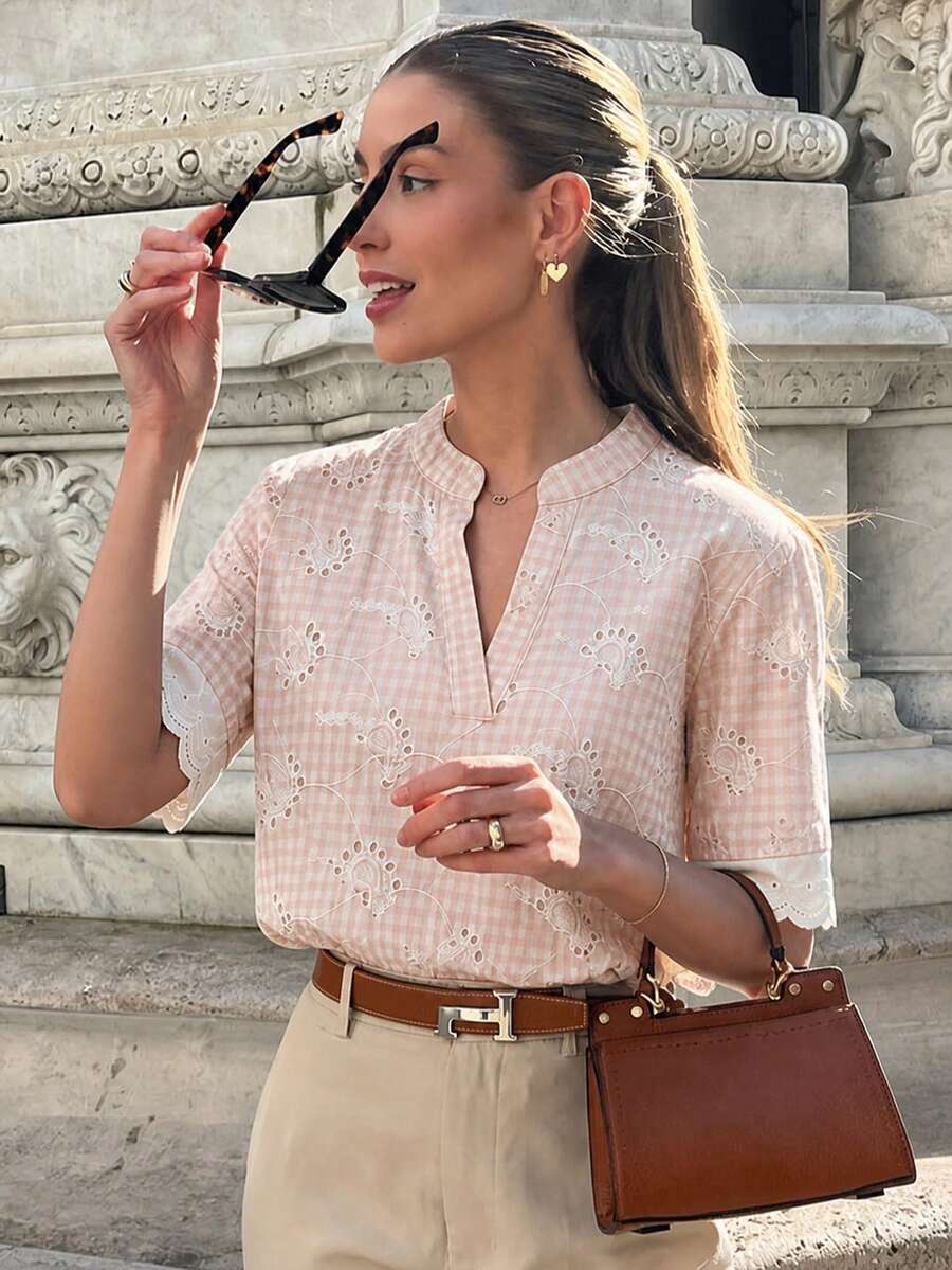 Women's Short Sleeve Crew Neck Knit Top With Contrasting Color Lace Trim, Regular Hem Summer - Baby Pink - View 1