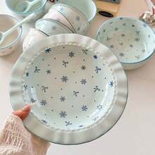Set Piring Keramik 4 Buah dengan Motif Pita & Kepingan Salju - Termasuk 2 Mangkuk dan Sendok, Aman untuk Mesin Cuci Piring, Cocok untuk Sereal, Sup, Salad, Sarapan, Yogurt, Makanan Penutup, dan Es Krim - Kepingan Salju - Pilihan ganda - View 3