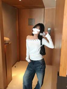 鉚釘不對稱肩寬鬆長袖針織T恤 女款時尚優雅 2026新款 常規肩基礎層上衣 - 白色 - 查看 1