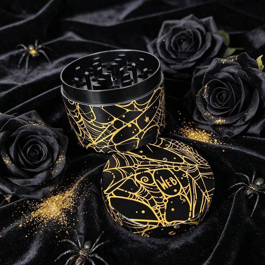 1 Buah Penggiling Logam Motif Jaring Laba-laba Emas dengan Alas Hitam Baru, Struktur 4 Lapisan 50MM dengan Ruang Penyimpanan Saringan Jala, Penggiling Herbal Cetak Timbul Gaya Gotik, Penggiling Tembakau, Aksesoris Merokok - View 1