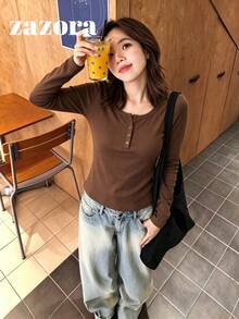 女款極簡純色大圓領長袖T恤，修身彈性內搭短版上衣，適合初秋 - 咖色 - 查看 3