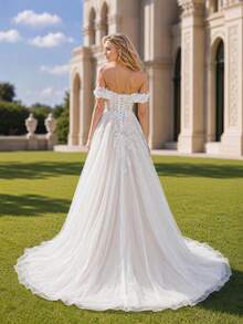 Summer Elegant Drop Shoulder Slit Lace Embroidered Long Wedding Dress With Cathedral Veil Bridal Long Veil - Beige - View 3