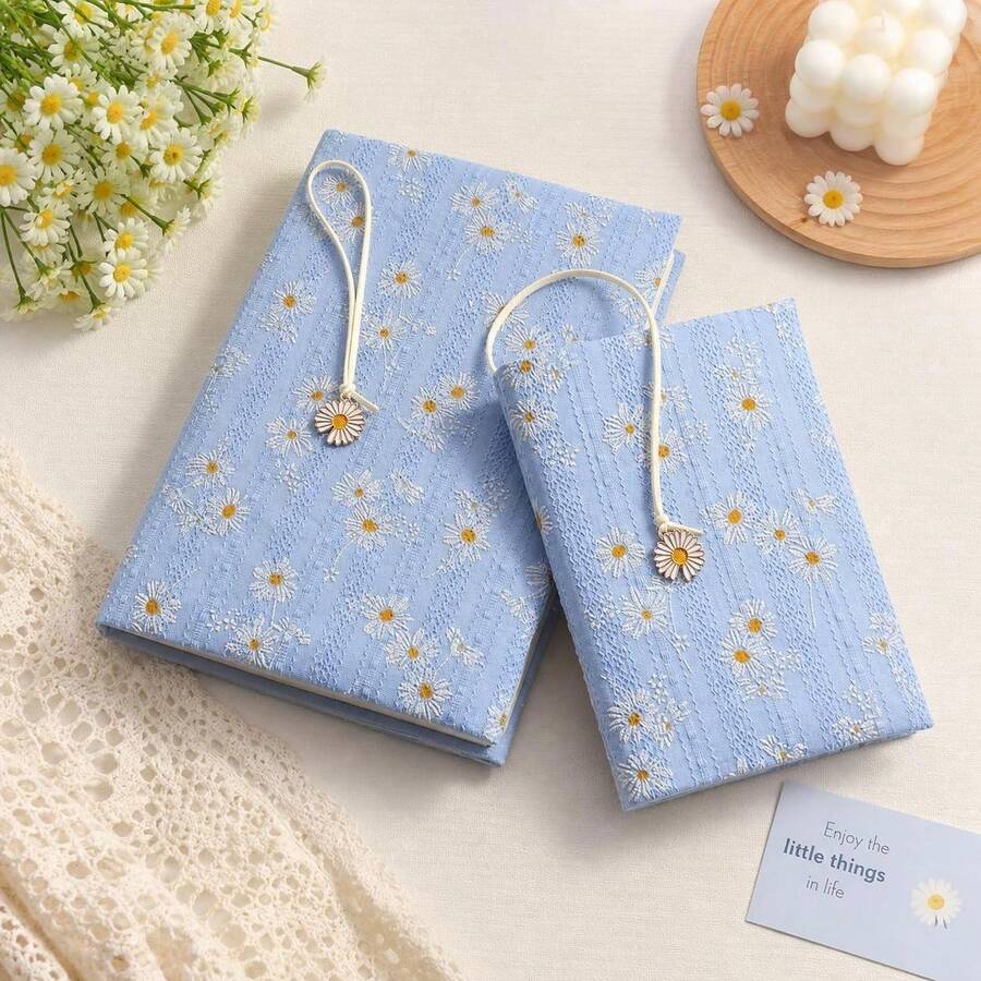 1 Buah Sampul Buku Motif Bunga Daisy Biru Timbul Ukuran A5 A6, Sampul Buku Catatan Kain Lembut yang Dapat Diatur dengan Hiasan Bunga Daisy, Pelindung Dekoratif yang Dapat Digunakan Kembali untuk Jurnal Perjalanan, Buku Harian Kerajinan Tangan - Bunga Daisy Biru - View 1