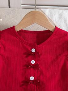Conjunto de 2 piezas de top sin mangas de unicolor casual con decoración de lazo 3D y diseño de botones, y shorts de cintura elástica para niñas, primavera/verano - Rojo - Ver 3