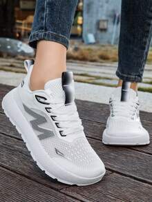 1 Pair Women's Lightweight Non-Slip Breathable Wide Toe Box Shock Absorbing Casual Sports Shoes - White - View 1