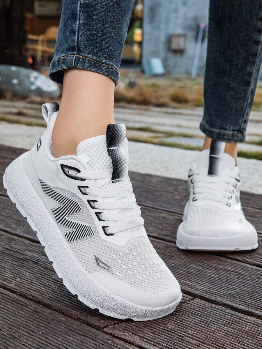 1 Pair Women's Lightweight Non-Slip Breathable Wide Toe Box Shock Absorbing Casual Sports Shoes - White - View 1