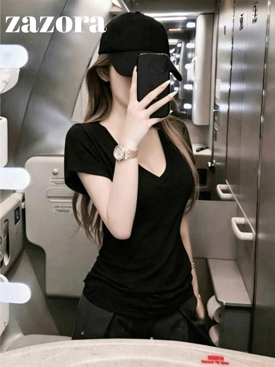 Kaos Hitam Lengan Pendek Model Slim Fit Leher V, Atasan Seksi dan Serbaguna Gaya Korea yang Melangsingkan - Hitam - View 1