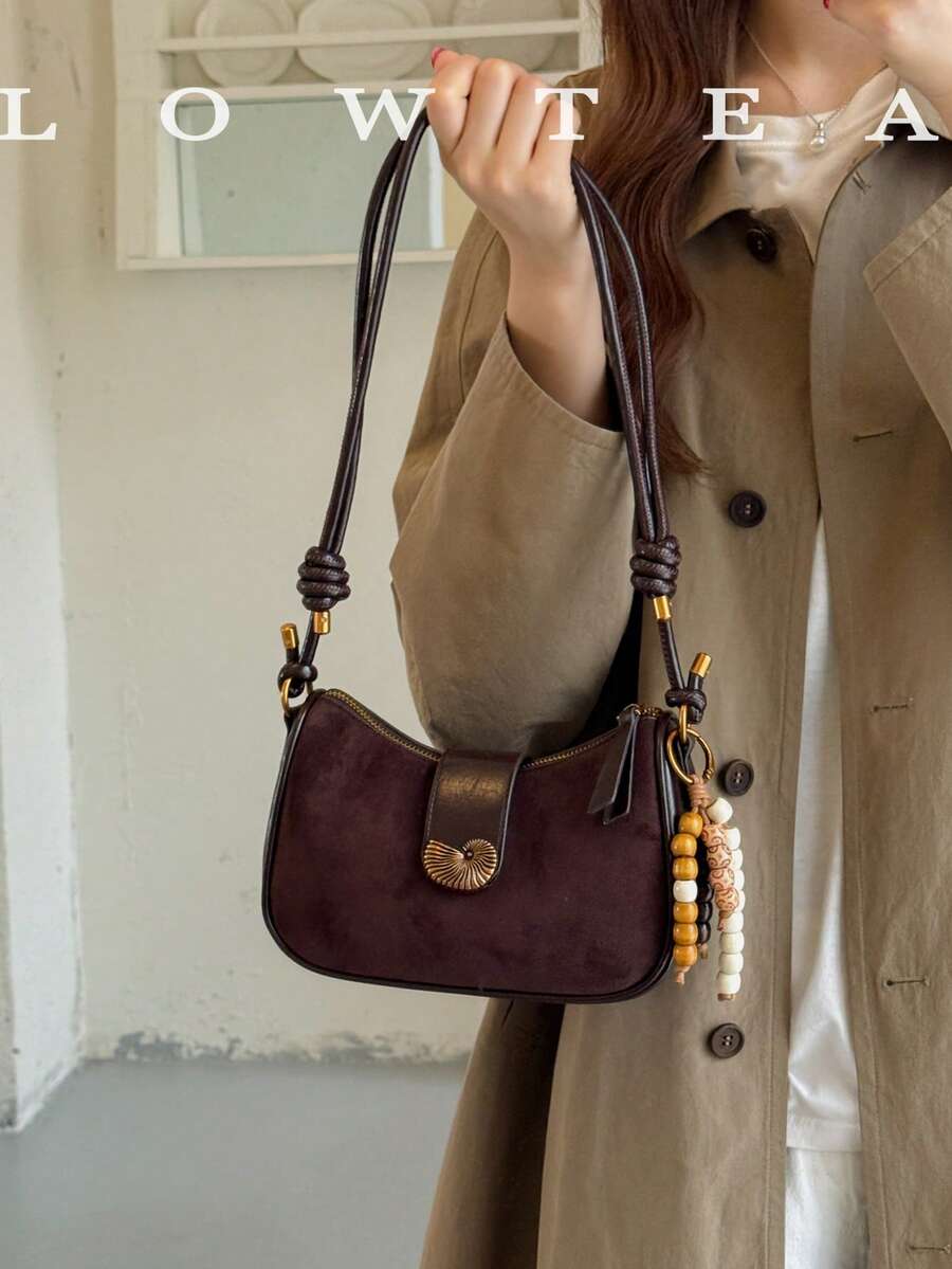 low tea 1pc Minimalist Fashion Baguette PU Leather Shoulder Bag, Suitable For Commuting, Shopping, Etc. (With Pendant)