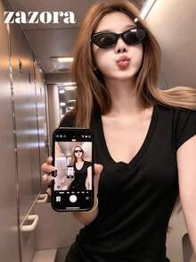 Kaos Hitam Lengan Pendek Model Slim Fit Leher V, Atasan Seksi dan Serbaguna Gaya Korea yang Melangsingkan - Hitam - View 5