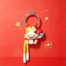 MINISO Pokémon 皮卡丘吊飾，附寶可球吊墜與黑色肩帶，適用於手提包、後背包、托特包，生日與聖誕禮物 - 1 - 查看 2