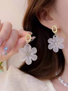 1 Pair Minimalist Versatile Flower Stud Earrings, Ins Style Forest Petal Earrings, Fresh Versatile Women's Jewelry - White - View 2