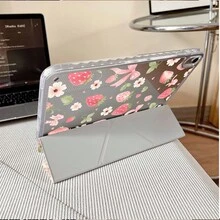 1件可愛草莓花朵蝴蝶結三折背蓋全透明殼，輕量防震防摔筆槽平板保護殼，相容 iPad 10.9/10.2/Air 5th/Pro 11/10th/9.7/Air 2/7th/8th/Air 4/5/Air 13/11(A16 2025)，相容 OPPO Pad，相容 MatePad，相容 Honor Tablet - 彩色 - 查看 6