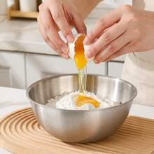 1/4pcs Stainless Steel Salad Mixing Bowl, Food Storage Container, Kitchen Prep Bowl, Kitchen Salad Bowl, Suitable For Dough Kneading, Vegetable Washing, Baking Preparation, Salad Making And Egg Beating, Essential Choice For Kitchen Cooking, Baking And Meal Preparation - Silver - View 8