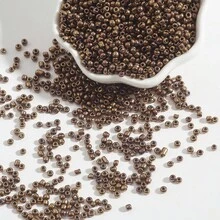 Manik-manik Kaca Logam 2mm 1800 buah, Manik-manik Kerajinan Kecil, Manik-manik Spacer Kecil, Cocok untuk Pembuatan Perhiasan, Gelang DIY, Kalung, dan Kerajinan Lainnya - 2mm-1800 buah - View 8