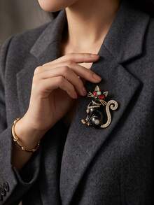 1pc Vintage Black Cat Brooch With Rhinestones, Elegant Cat Pin Accessory, High-End Fashion Corsage, Unique Niche Design Jewelry - Black - View 6