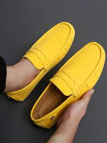 GAISIMA Sepatu Loafer Slip-On Mewah Modis Berwarna Merah Suede dengan Bordir dan Gesper Logam, Sepatu Mengemudi Pria Bersol Lembut, Cocok untuk Berbagai Acara Kasual di Musim Semi dan Musim Panas - Dril - View 3