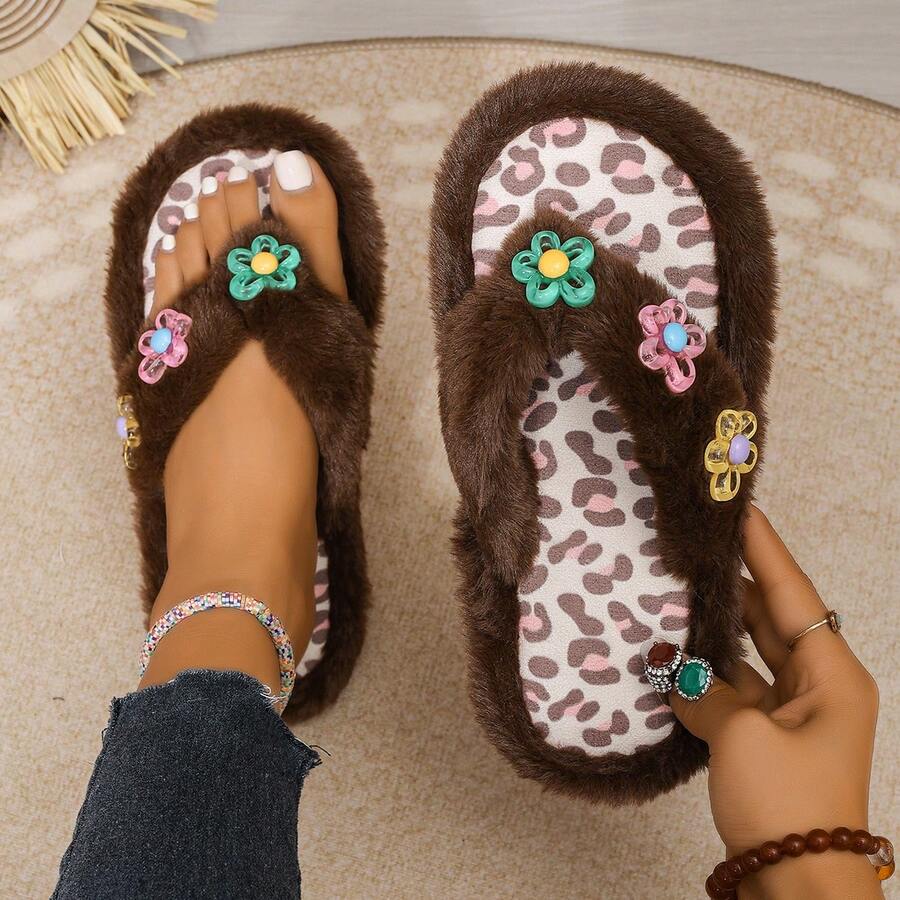 Sweet Floral Decor Plush Flip Flops, Soft Plush Upper With Leopard Print Lining, Cozy Home Slippers For Women, Dorm And Indoor Relaxation