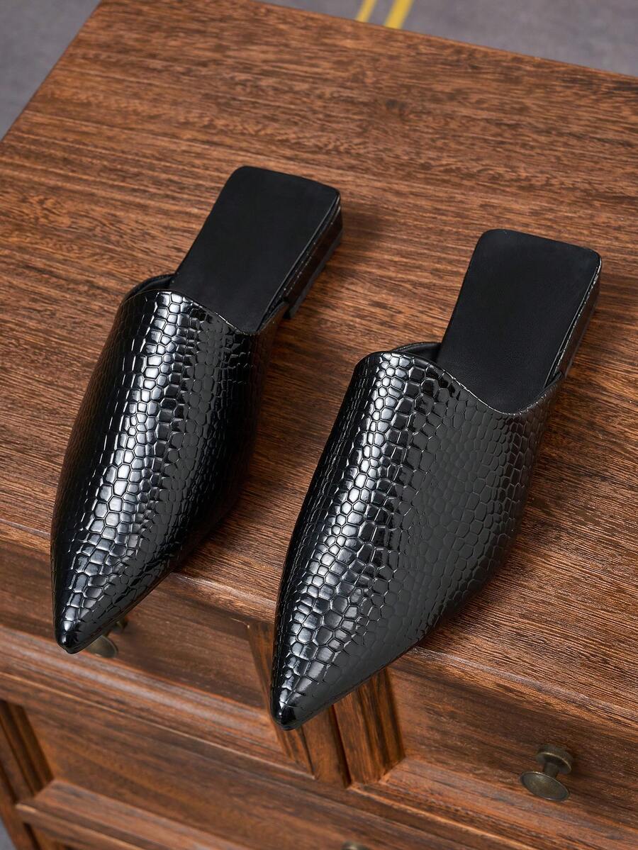 Women's French Vintage Black Pointed Toe Open Back Mule Shoes, Elegant Chunky Low Heel Sandals, Suitable For Daily Wear, Dating And Office Commute - Black - View 1