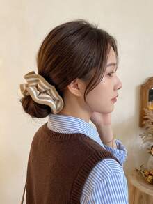 1PC Double-Layer Knitted Striped Scrunchie For Women, Ruffled Yarn Hair Tie, Oversized Ponytail & Bun Hair Ring Hair Accessory - Multicolor - View 7