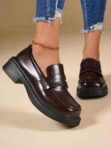 Sepatu Loafer Kulit Mengkilap Gaya Inggris untuk Wanita, Sol Tebal, Sepatu Kulit Slip-On Ujung Bulat yang Menambah Tinggi Badan, Sepatu Komuter Retro Serbaguna - Coklat - View 6