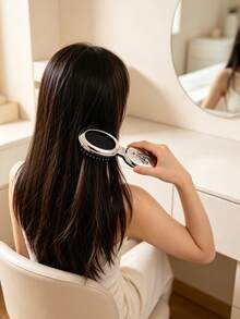 1pc/Mini Portable Foldable 2-In-1 Air Cushion Comb Mirror, Electroplated Metal Shell, Carry Mirror Air Cushion Comb; Luxury Minimalist Style, Silver 26 Letter Star Embossed Oval Shape, Flip Cover Integrated Design, Makeup Touch-Up And Hair Smoothing Dual-Use Makeup Comb, Commuting, Business Trip, Travel, Gift, Daily Use - Portable Cushion Brush With Mirror - View 7