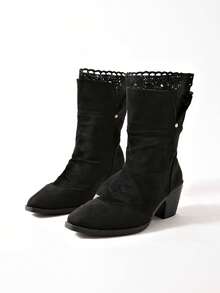 Sepatu Bot Ankle Setengah Betis Wanita Ukuran Plus dengan Hiasan Renda dan Lipatan, Sepatu Bot Slip-On Hak Tebal Ujung Bulat, Sepatu Hak Tinggi Vintage Serbaguna Cocok untuk Pemakaian Sehari-hari - Hitam - View 1