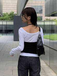 Setelan Kasual 2 Potong Gaya Korea Minimalis dengan Model Tank Top Halter Neck dan Kaos Lengan Panjang - Hitam - View 6