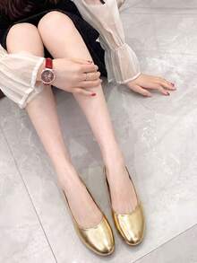 Giày búp bê nữ đế bệt mẫu mới 2026, họa tiết ép kim vàng thời trang, thoải mái, mũi tròn, xỏ chân, cổ thấp, đế mềm, đa năng dùng cho mọi mùa - Vàng - Xem 3