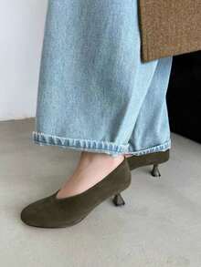Women's 2025 New Chunky Heel Pumps V-Cut High Heels Square Toe Retro Granny Shoes Spring Witch Shoes - Army Green - View 5
