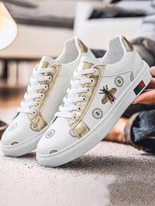 GAISIMA Fashion Men's Bee Pattern Gold Patchwork Low-Top Sneakers, Casual Flat Lace-Up Shoes Suitable For Street Daily Wear In Spring And Autumn - White - View 3