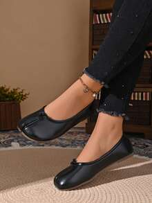 2026 New Split Toe Flat Shoes For Women, Low Vamp Soft Sole Pig Toe Shoes, Niche Design Women's Shoes - Black - View 5