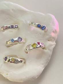 Women's Asymmetrical Alloy Metal Colorful Heart Ring, Niche Vintage Personalized, Minimalist Versatile Elegant Ring - Multicolor - View 1