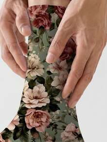 1 Par de Meias Femininas Estéticas Vintage com Estampa Floral 360°, Estilo Campestre Pastoral com Base Verde e Padrão de Rosas Cor-de-Rosa, Meias de Cano Médio Macias e Respiráveis para Uso Diário e Diversos Feriados - Multicolorido - Visão 3