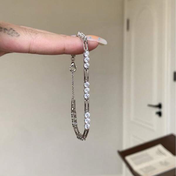 CIREY 1pc Personalized Starlight Double-Track Cross-Diamond Bracelet For Women, Light Luxury Niche High-End Fashion Versatile Design, Minimalist Premium Hand Accessory